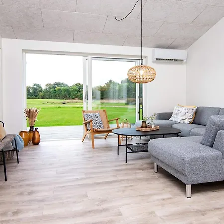 8 Person In Tatil Evi